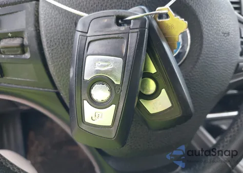 2013 BMW 328I из США, поврежденный, VIN WBA3A5G59DNP21139